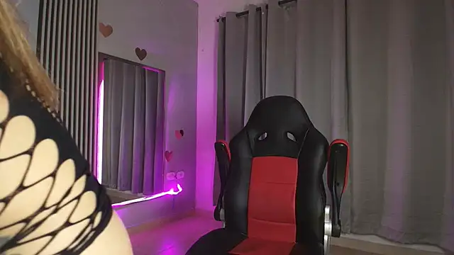 Snapshot of rachell_owen chatting on November 21, 2025, 4:44 am rachell owen online show from November 21, 2025, 4:44 am