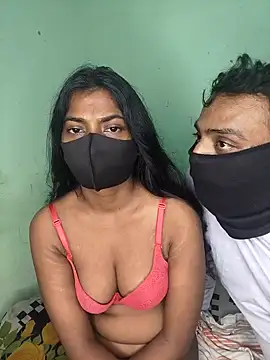 Snapshot of renu_143 chatting on November 5, 2025, 6:33 pm renu 143 online show from November 5, 2025, 6:33 pm