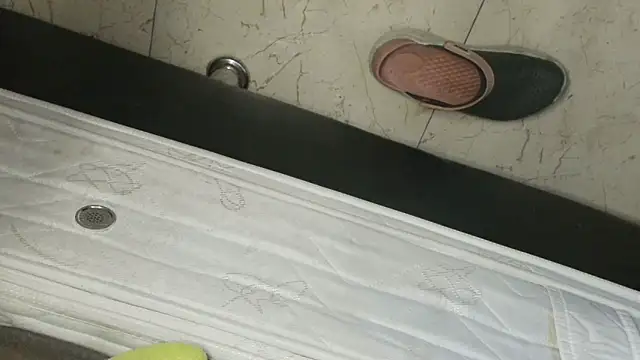 luisahot 9727 online show from April 17, 2026, 8:06 am