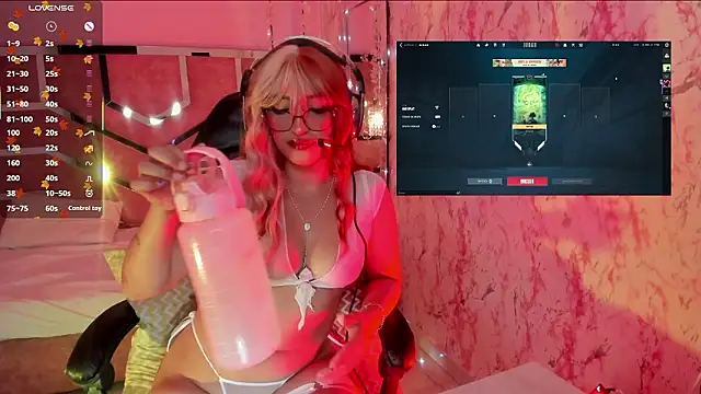 Snapshot of AriaNova_ chatting on February 3, 2026, 1:05 pm AriaNova online show from February 3, 2026, 1:05 pm