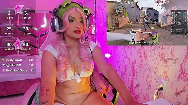 Snapshot of AriaNova_ chatting on January 5, 2026, 5:27 pm AriaNova online show from January 5, 2026, 5:27 pm