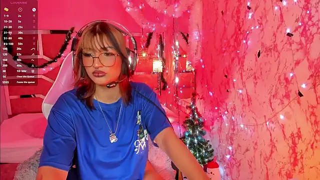 Snapshot of AriaNova_ chatting on December 22, 2025, 12:49 pm AriaNova online show from December 22, 2025, 12:49 pm