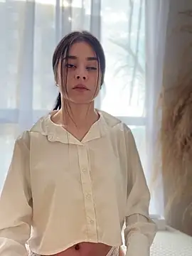 Sofi Leal online show from November 29, 2025, 1:00 pm