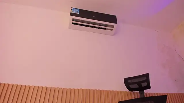 OliviaSweett online show from September 12, 2025, 7:13 pm