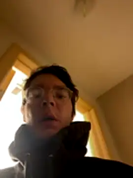 Snapshot of Hungboxer69 chatting on November 3, 2025, 10:08 am Hungboxer69 online show from November 3, 2025, 10:08 am