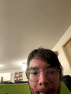 Snapshot of Hungboxer69 chatting on December 4, 2025, 10:25 am Hungboxer69 online show from December 4, 2025, 10:25 am