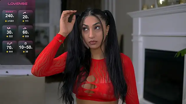 Snapshot of EmaHallee chatting on October 30, 2025, 4:00 am EmaHallee online show from October 30, 2025, 4:00 am