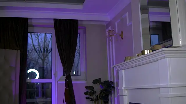 EmaHallee online show from March 23, 2026, 4:34 am