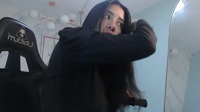 victoria hernandez t  online show from March 11, 2026, 1:27 pm