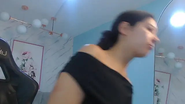 victoria hernandez t  online show from March 29, 2026, 1:13 pm