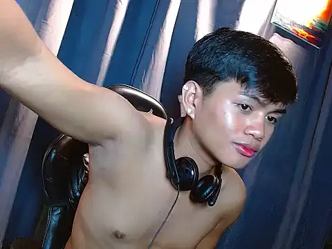 Alexx 143 online show from December 14, 2025, 9:04 am