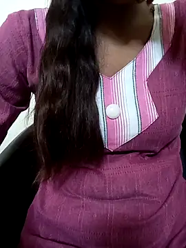 Snapshot of Alia-00 chatting on September 18, 2025, 4:37 am Alia-00 online show from September 18, 2025, 4:37 am