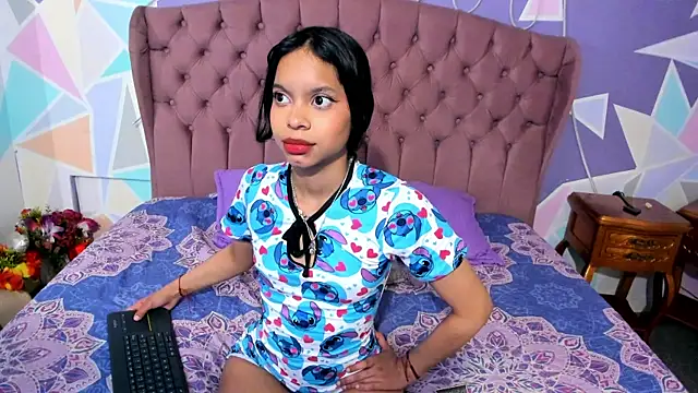 Snapshot of CloeyGraweing chatting on October 19, 2025, 3:04 pm CloeyGraweing online show from October 19, 2025, 3:04 pm