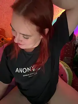 Snapshot of Sweet_lollipop25 chatting on November 14, 2025, 10:35 pm Sweet lollipop25 online show from November 14, 2025, 10:35 pm