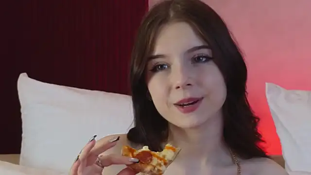 Snapshot of Angel__Rosse chatting on October 9, 2025, 6:19 pm Angel Rosse online show from October 9, 2025, 6:19 pm