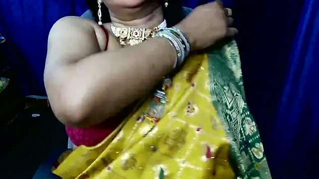 QUEEN SAKHI- online show from April 10, 2026, 5:14 am