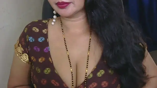 Snapshot of QUEEN_SAKHI- chatting on November 7, 2025, 7:13 am QUEEN SAKHI- online show from November 7, 2025, 7:13 am