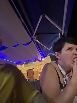 Snapshot of backdoorgalore4you chatting on November 8, 2025, 9:40 pm backdoorgalore4you online show from November 8, 2025, 9:40 pm