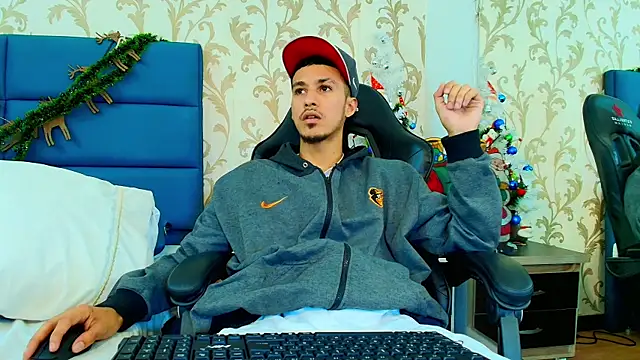 Snapshot of Marcus_Jeron chatting on December 18, 2025, 1:22 am Marcus Jeron online show from December 18, 2025, 1:22 am