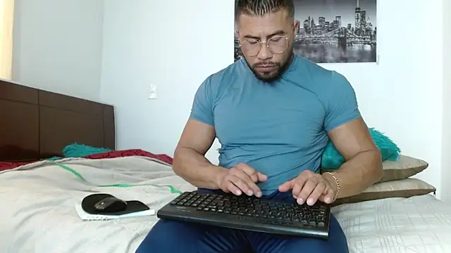 AntonyDAngelo25 online show from September 14, 2025, 9:26 pm