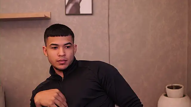 Thiago Valente online show from April 14, 2026, 1:38 pm