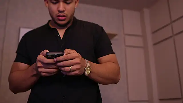 Snapshot of Thiago_Valente chatting on May 9, 2026, 1:03 pm Thiago Valente online show from May 9, 2026, 1:03 pm
