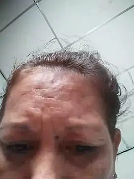 marinita13 online show from November 12, 2025, 7:07 pm