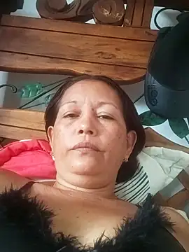 Snapshot of marinita13 chatting on November 2, 2025, 4:01 pm marinita13 online show from November 2, 2025, 4:01 pm