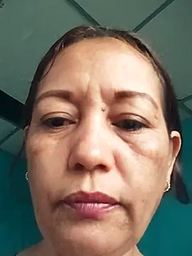 marinita13 online show from December 17, 2025, 11:37 am