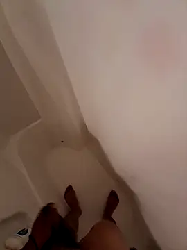 Snapshot of UsaGuy76 chatting on April 13, 2026, 11:09 pm UsaGuy76 online show from April 13, 2026, 11:09 pm