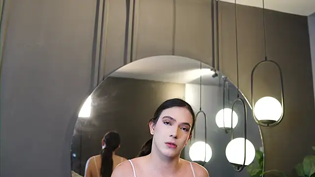 Snapshot of Ariaa_Isabell chatting on July 15, 2026, 6:37 pm Ariaa Isabell online show from July 15, 2026, 6:37 pm