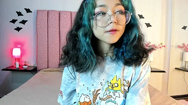 Snapshot of TerumiKitty chatting on November 13, 2025, 8:35 pm TerumiKitty online show from November 13, 2025, 8:35 pm