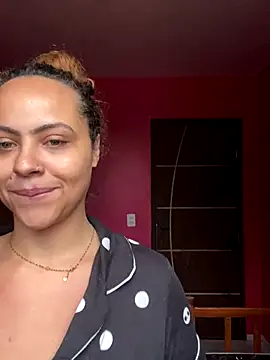 Snapshot of Chloe_Leaozinho chatting on October 7, 2025, 6:20 pm Chloe Leaozinho online show from October 7, 2025, 6:20 pm