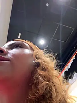 Chloe Leaozinho online show from March 6, 2026, 5:08 pm