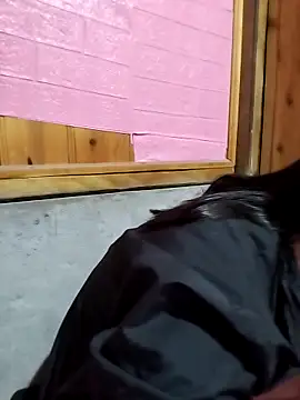 Tiyir597 online show from November 12, 2025, 9:02 am