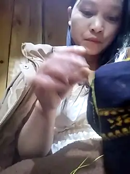 Snapshot of Tiyir597 chatting on January 15, 2026, 2:42 pm Tiyir597 online show from January 15, 2026, 2:42 pm