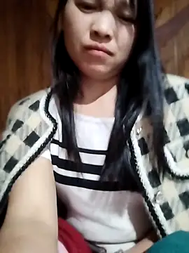 Snapshot of Tiyir597 chatting on December 17, 2025, 3:28 pm Tiyir597 online show from December 17, 2025, 3:28 pm