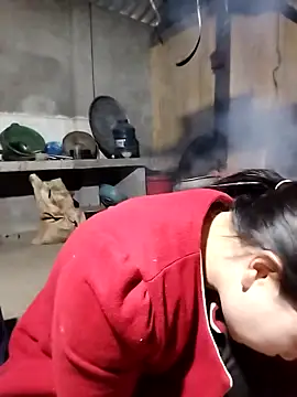 Snapshot of Tiyir597 chatting on January 6, 2026, 1:20 am Tiyir597 online show from January 6, 2026, 1:20 am