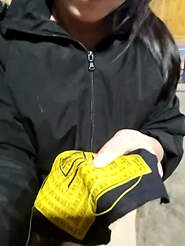 Snapshot of Tiyir597 chatting on January 11, 2026, 4:41 am Tiyir597 online show from January 11, 2026, 4:41 am