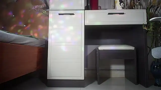 lyly asian online show from March 21, 2026, 8:15 am