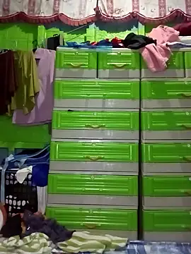 Snapshot of pretty_me092121 chatting on December 18, 2025, 5:28 pm pretty me092121 online show from December 18, 2025, 5:28 pm