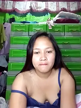 Snapshot of pretty_me092121 chatting on December 13, 2025, 8:04 pm pretty me092121 online show from December 13, 2025, 8:04 pm