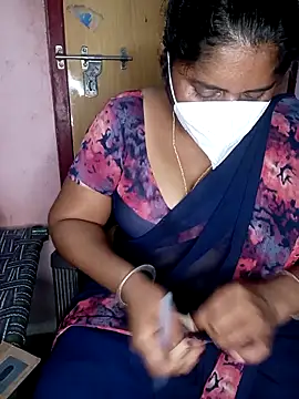 Jessi 25 online show from November 4, 2025, 12:09 pm