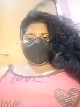 Jessi 25 online show from April 15, 2026, 7:07 pm