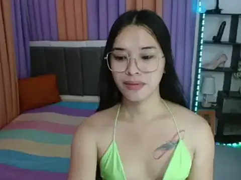 Snapshot of SeductiveAppleTS chatting on November 12, 2025, 5:33 am SeductiveAppleTS online show from November 12, 2025, 5:33 am