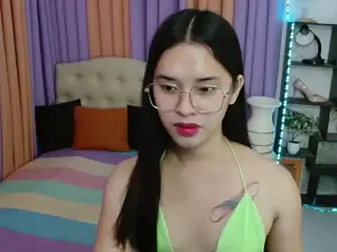 Snapshot of SeductiveAppleTS chatting on November 28, 2025, 5:24 pm SeductiveAppleTS online show from November 28, 2025, 5:24 pm