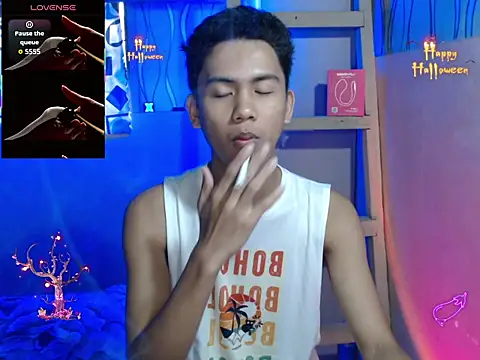 Snapshot of Demure_Asian143 chatting on November 4, 2025, 2:59 am Demure Asian143 online show from November 4, 2025, 2:59 am