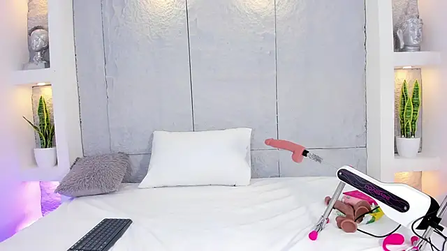 LovelyEyesx online show from March 13, 2026, 5:07 pm