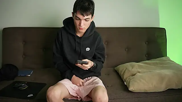 Snapshot of MattyandAiden chatting on February 19, 2026, 6:05 pm MattyandAiden online show from February 19, 2026, 6:05 pm