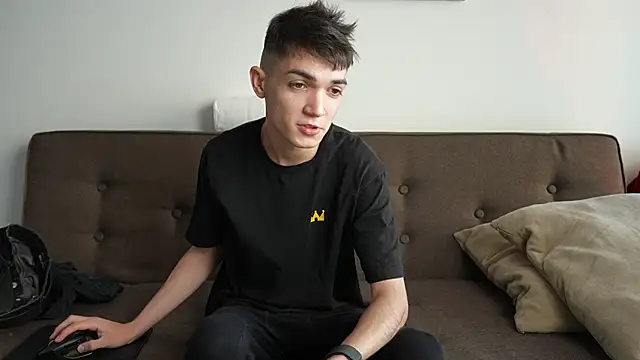 Snapshot of MattyandAiden chatting on January 18, 2026, 4:54 pm MattyandAiden online show from January 18, 2026, 4:54 pm